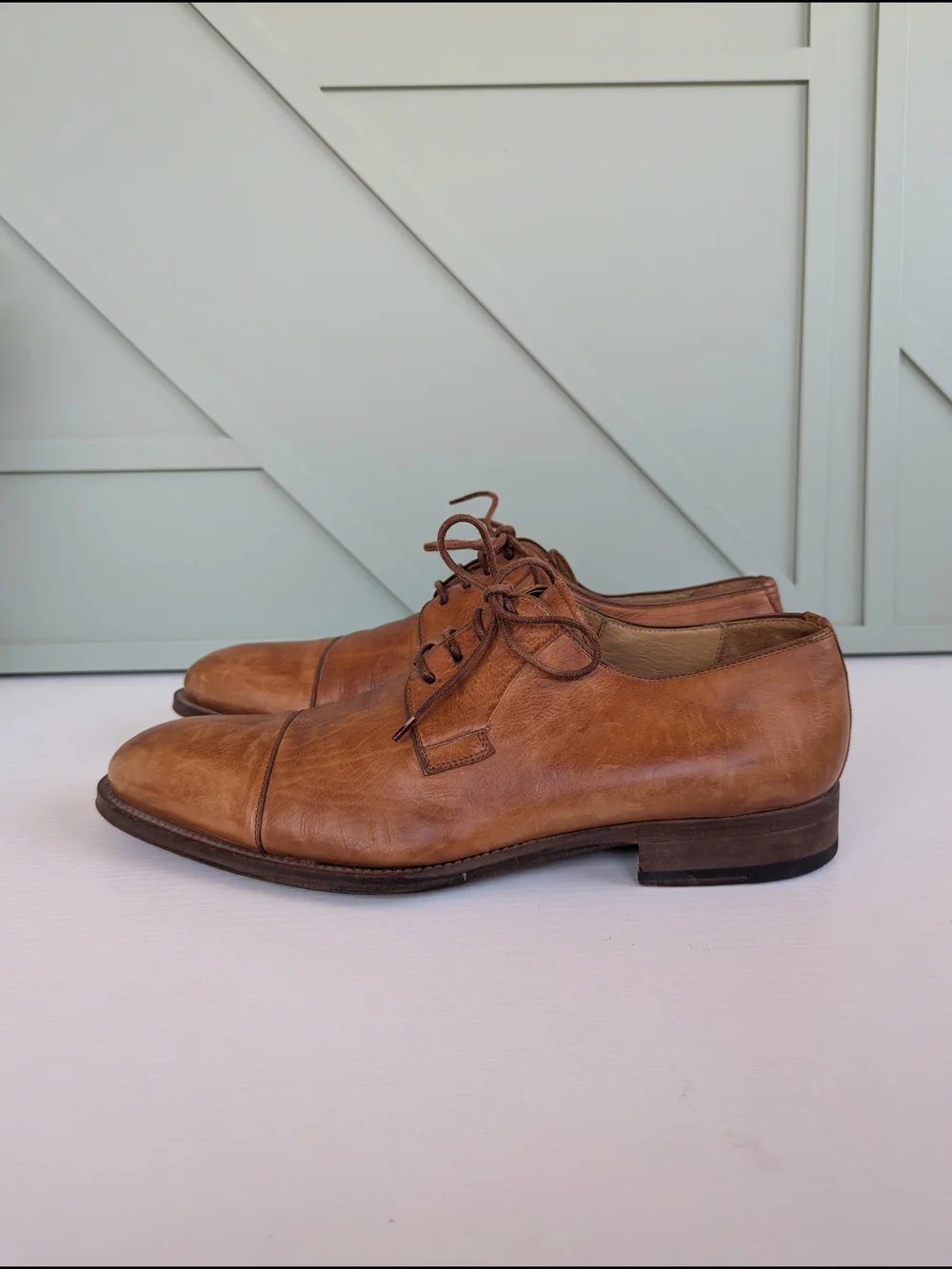 Magnanni Men's Tan Leather Cap-Toe Oxfords